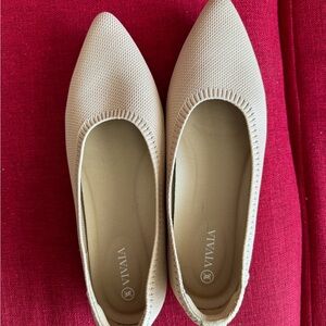 Vivaia Cream/White Flats - Size 38 (7-7.5)
